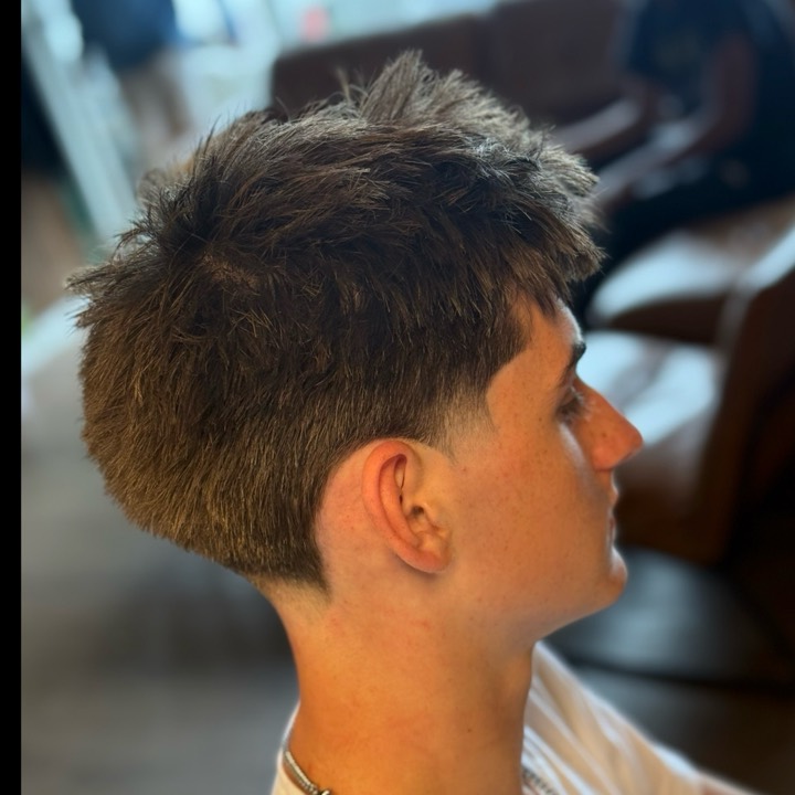 Textured crop with a low taper